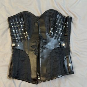 Women’s gothic corset. Zipper front.
